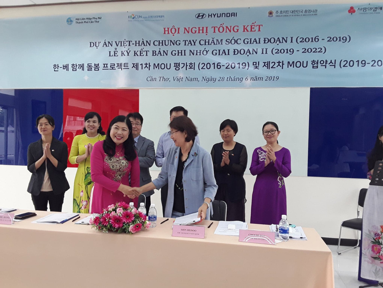  Hội phụ nữ TP Cần Thơ và Văn phòng KOCUN Tổng kết giai đoạn 1 dự án “Việt - Hàn chung tay chăm sóc”