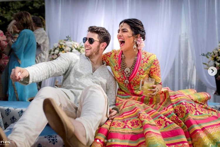 Priyanka Chopra và Nick Jonas trong hôn lễ truyền thống.