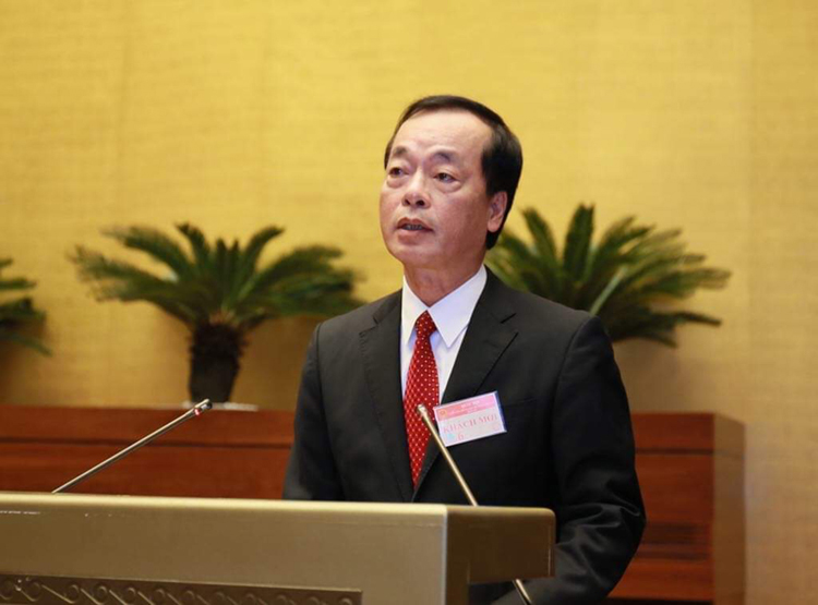 Bộ trưởng Bộ Xây dựng Phạm Hồng Hà đăng đàn trả lời chất vấn các đại biểu Quốc hội. 