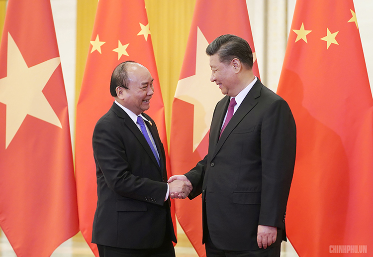 Thủ tướng Nguyễn Xuân Phúc hội kiến Tổng bí thư, Chủ tịch nước Trung Quốc Tập Cận Bình. Ảnh: chinhphu.net