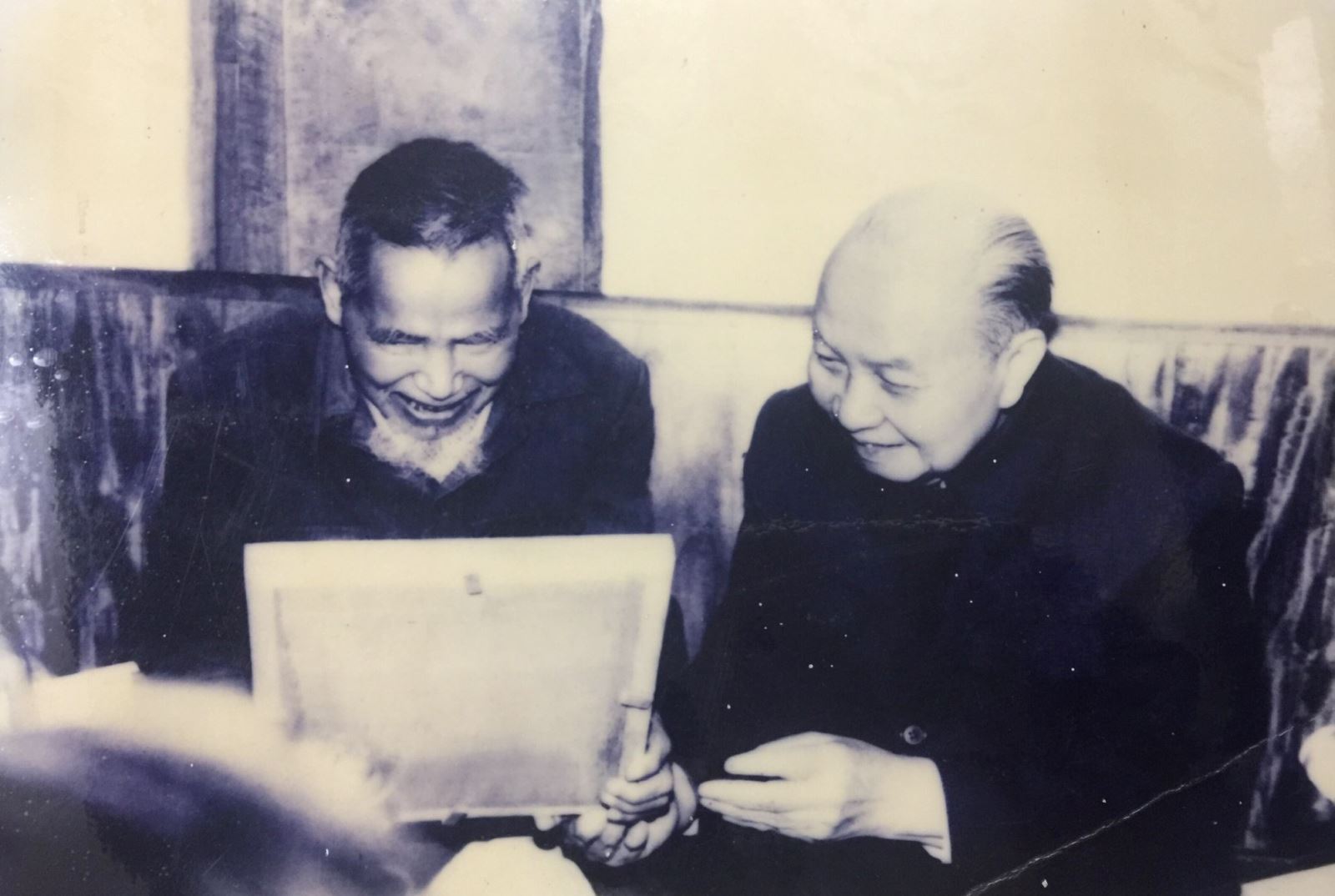 Đồng chí Trường Chinh về thăm đồng chí Trịnh Bá Bổng tại nhà riêng- là cơ sở bí mật của TW Đảng và Xứ ủy Bắc Kỳ từ năm 1936 đến năm 1945.