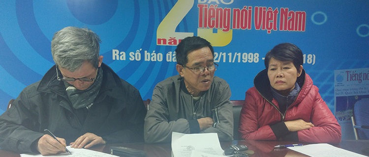 Cựu xã viên và con em xã viên HTX Đông Ba đến Tòa soạn tố cáo