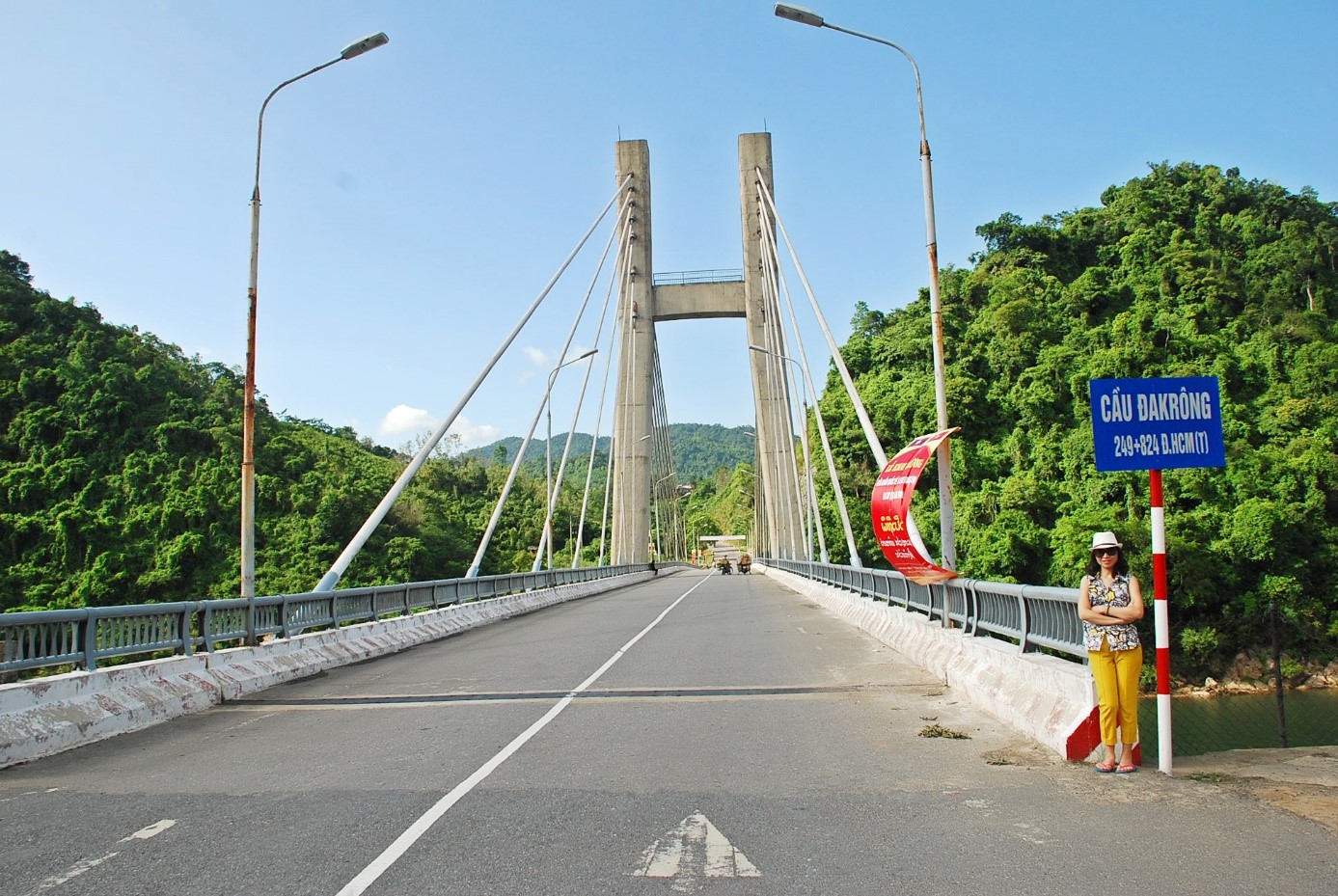 Cầu ĐaK’rông trên Đại lộ Hồ Chí Minh (nhánh Đông)