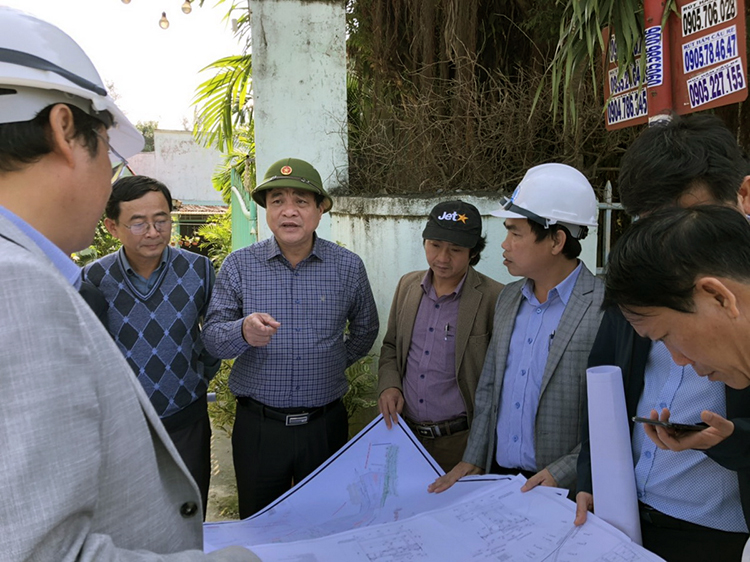 Ông  Phan Việt Cường, Bí thư Tỉnh ủy Quảng Nam đề nghị các đơn vị liên quan nghiên cứu các giải pháp tối ưu nhất để triển khai dự án