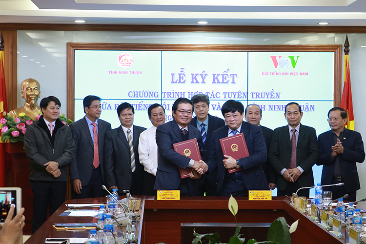 Lễ ký kết hợp tác tuyên truyền VOV và Ninh Thuận
