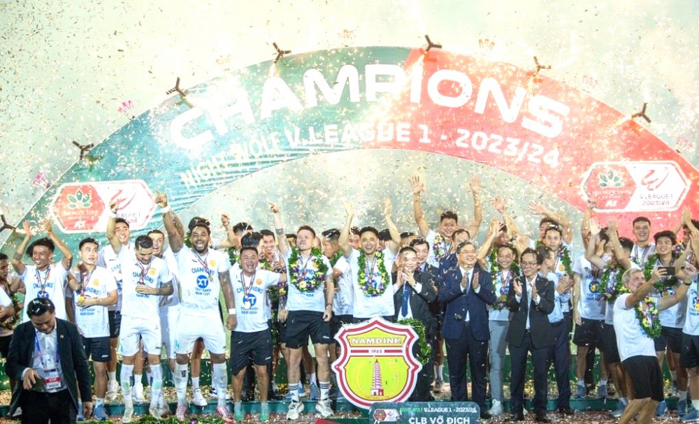 Bóng đá Nam Định vô địch V-League 2024.