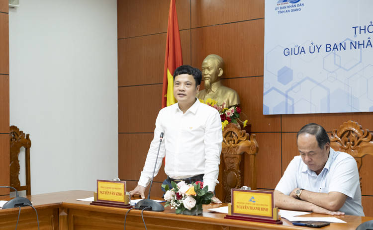 Ông Nguyễn Văn Khoa, Tổng Giám đốc FPT chia sẻ tại lễ ký kết