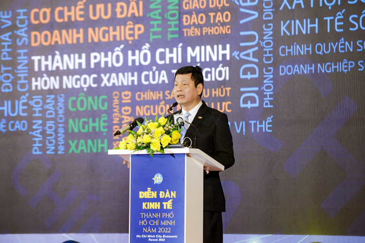 Ông Trương Gia Bình - Chủ tịch Tập đoàn FPT, đồng thời là Trưởng ban Ban Nghiên cứu Phát triển Kinh tế Tư nhân - phát biểu tại Diễn đàn Kinh tế TP HCM 2022.
