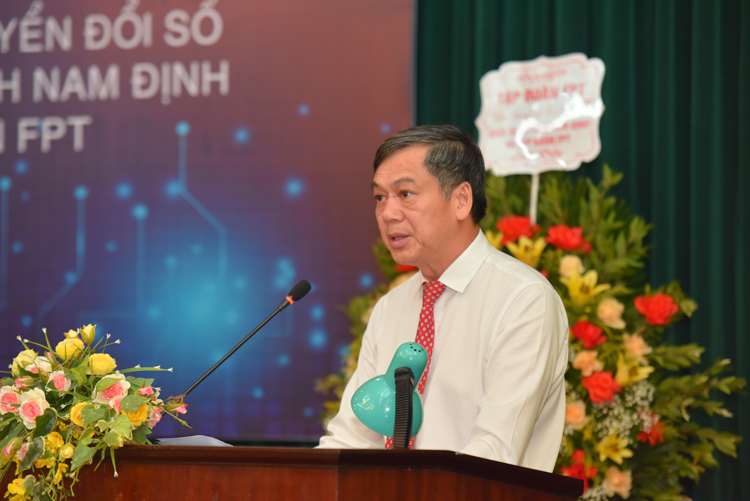 Ông Trần Lê Đoài Phó Chủ tịch UBND tỉnh Nam Định tại lễ ký kết.