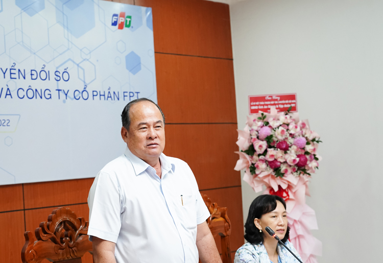 Đồng chí Nguyễn Thanh Bình, Chủ tịch UBND tỉnh, Trưởng Ban Chỉ đạo Chuyển đổi số tỉnh chia sẻ tại lễ ký kết