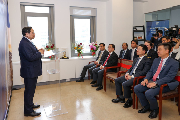 Thủ tướng Phạm Minh Chính phát biểu tại Lễ khai trương văn phòng FPT Software tại thành phố New York -  Ảnh VGP_Nhật Bắc