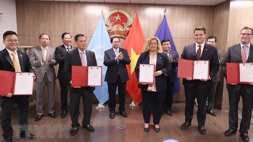 Thủ tướng Phạm Minh Chính đã chứng kiến lễ trao đổi văn kiện hợp tác giữa UBND TP Hải Phòng và Saigontel, KBC, ECV  với Cảng Los Angeles - Hoa Kỳ.