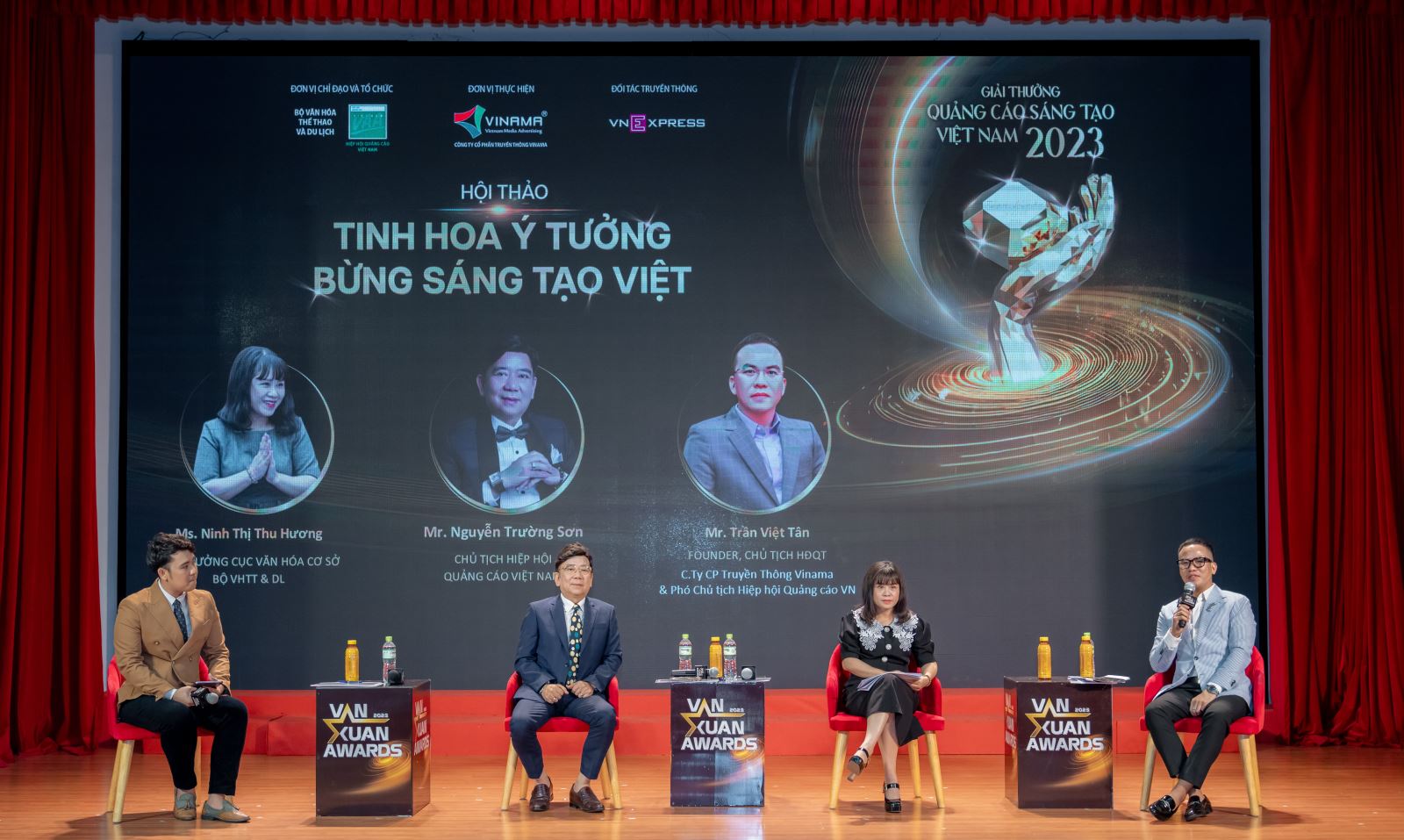 1.	Hội thảo: Tinh hoa ý tưởng – Bừng sáng tạo Việt và thông tin về Giải thưởng Quảng cáo sáng tạo Việt Nam”