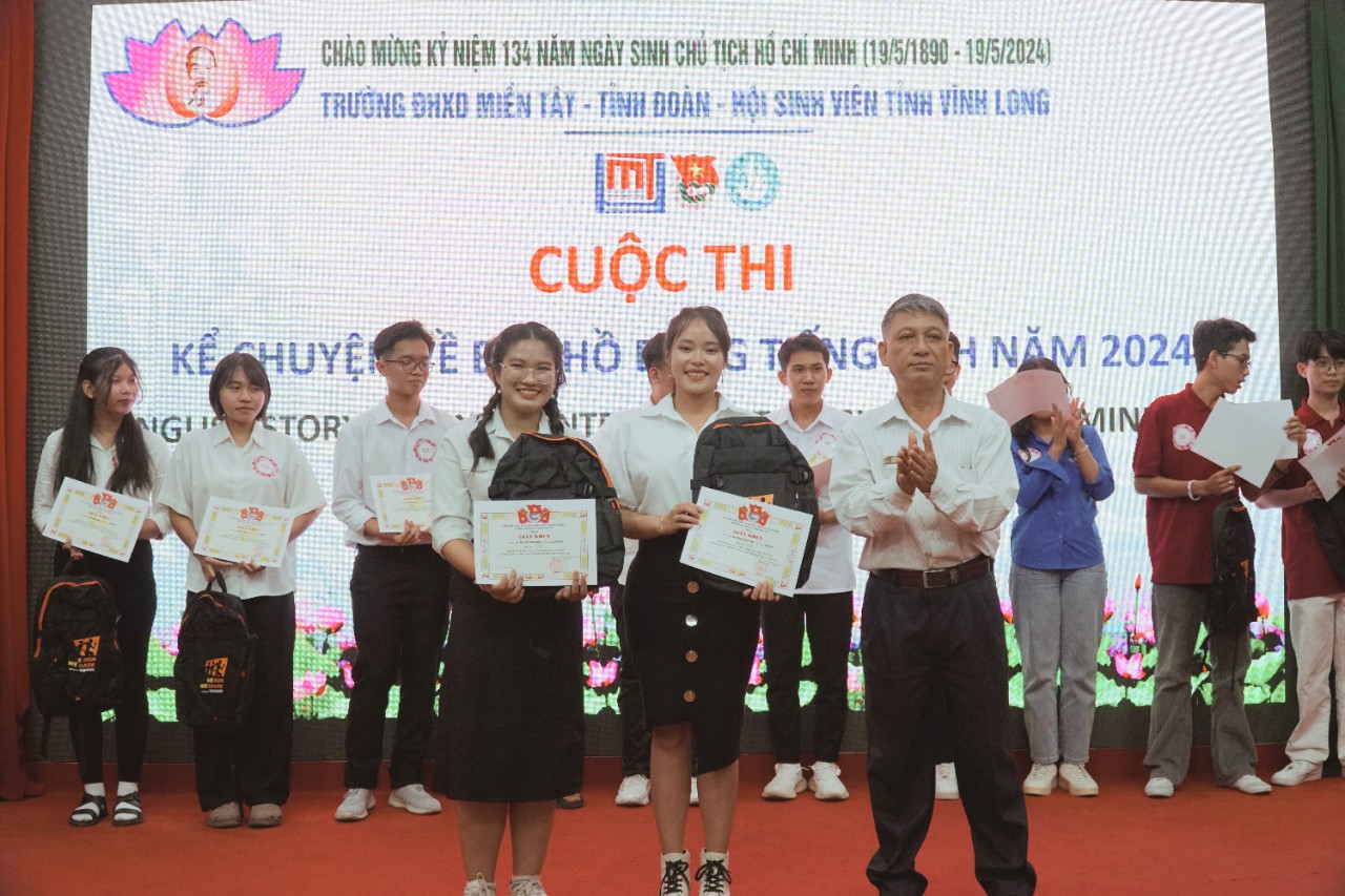 Các đội tham gia phần thi.