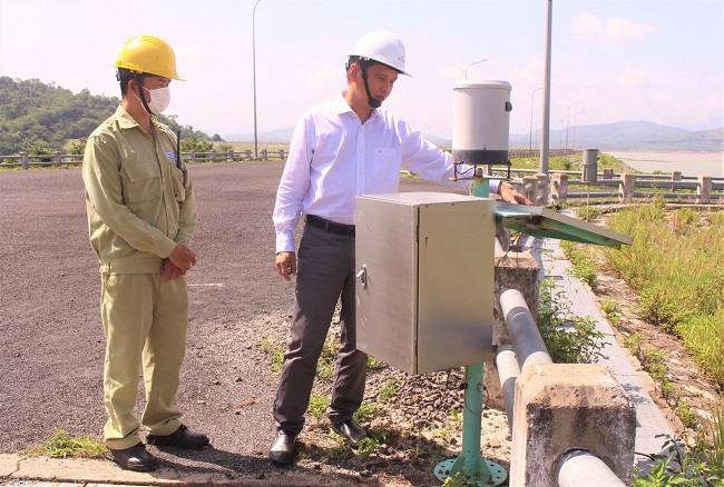 Trạm đo mưa tự động được lắp đặt tại Nhà máy thủy điện Buôn Tua Srah.