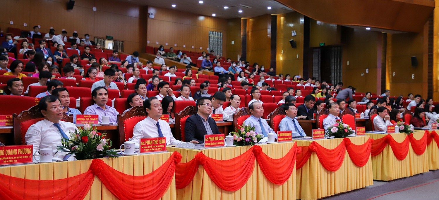 Các đại biểu dự Hội nghị xúc tiến tại điểm cầu tỉnh Bắc Giang.