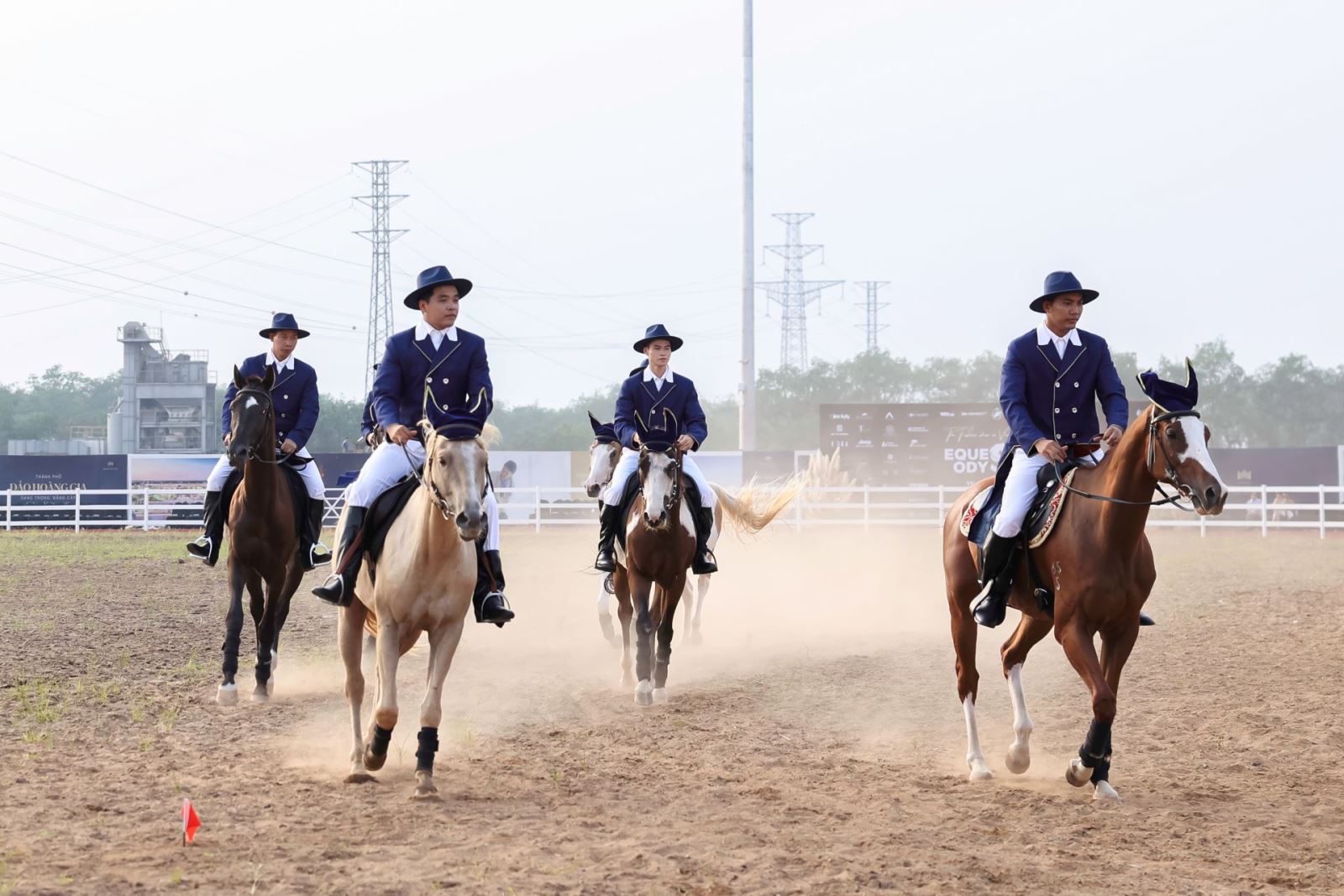 Cư dân Vinhomes Royal Island sẽ được tham gia các khóa học cưỡi ngựa tại Vinpearl Horse  Academy