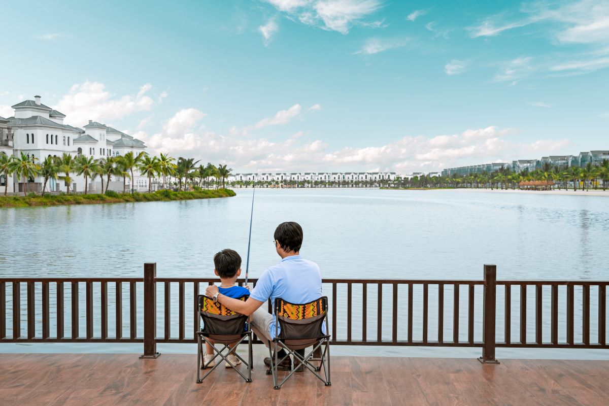 Nhiều khách mời tận hưởng phút giây câu cá thư giãn tại công viên Pearl Island