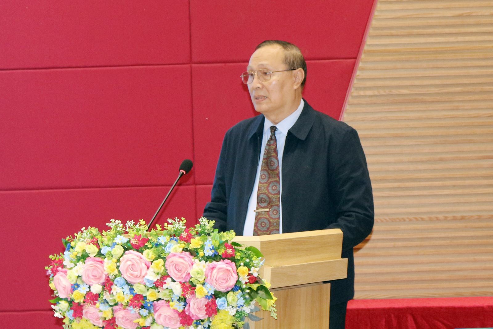  Tiến sĩ Nguyễn Thanh Dũng – Phó Hiệu trưởng Trường Đại học Cửu Long phát biểu tại buổi làm việc.