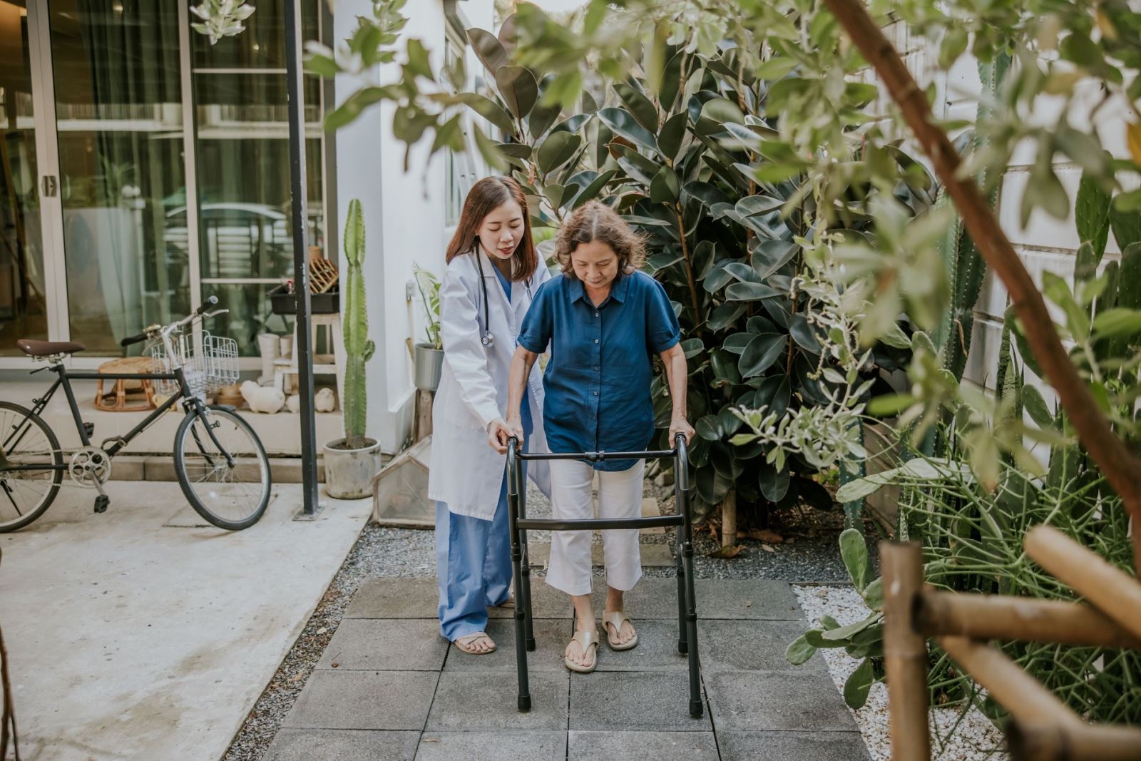 Việt Nam cần có các cơ sở chăm sóc sức khỏe người cao tuổi chất lượng cao.