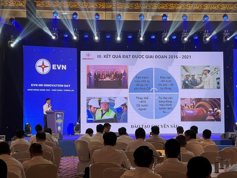 Ông Lê Văn Danh - Tổng Giám đốc EVNGENCO3 trình bày tham luận tại hội nghị