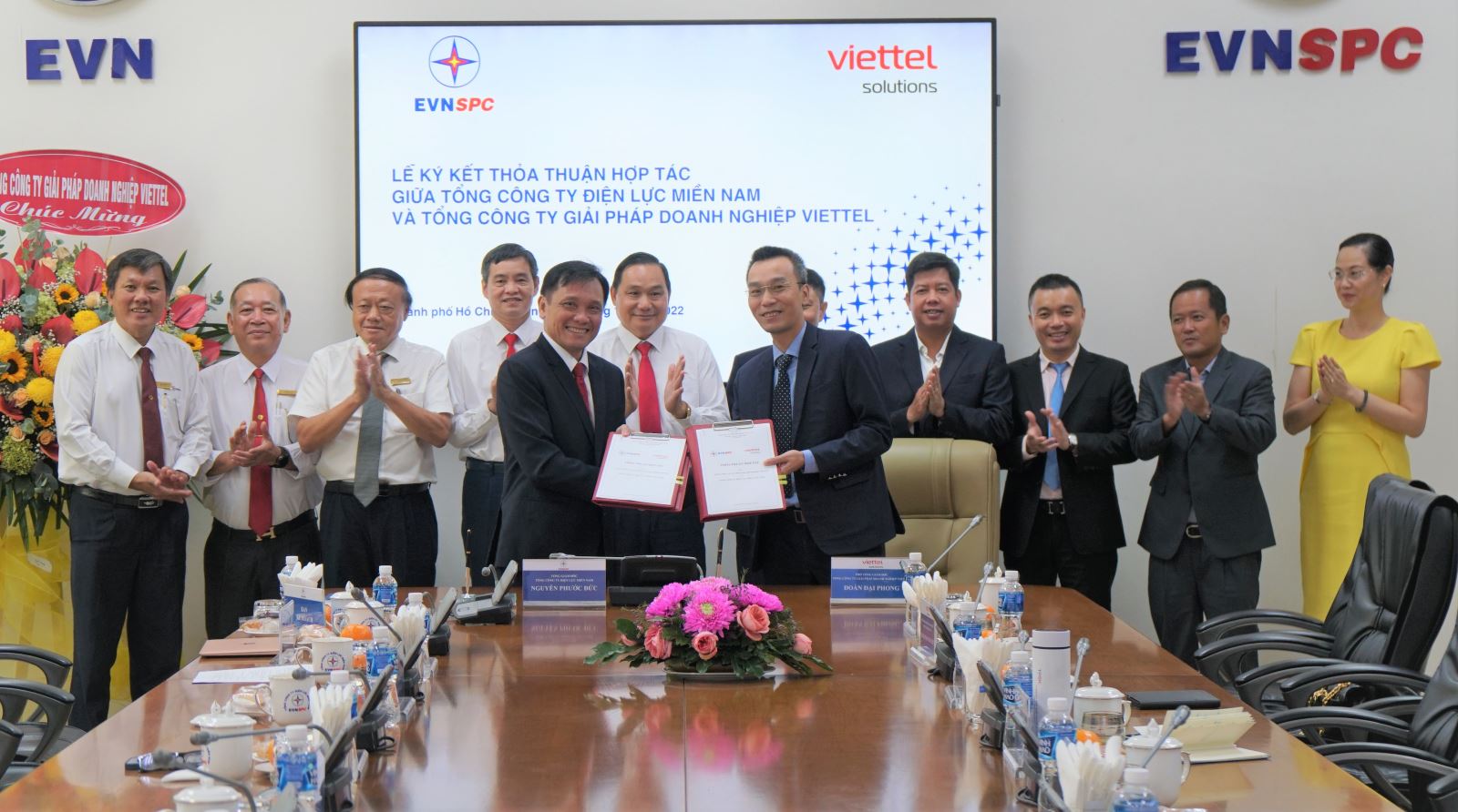 Lễ ký kết giữa EVNSPC và Viettel nhằm thúc đẩy chuyển đổi số cho ngành Điện tại miền Nam.