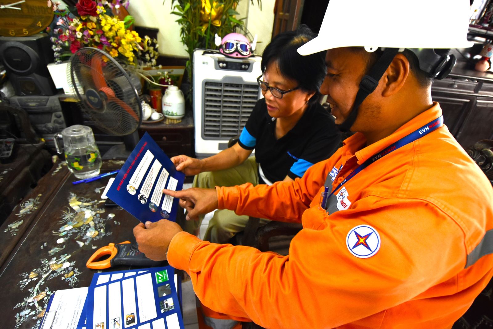 EVNHANOI khuyến cáo khách hàng sử dụng điện an toàn, tiết kiệm, hiệu quả và  phòng ngừa cháy nổ điện.