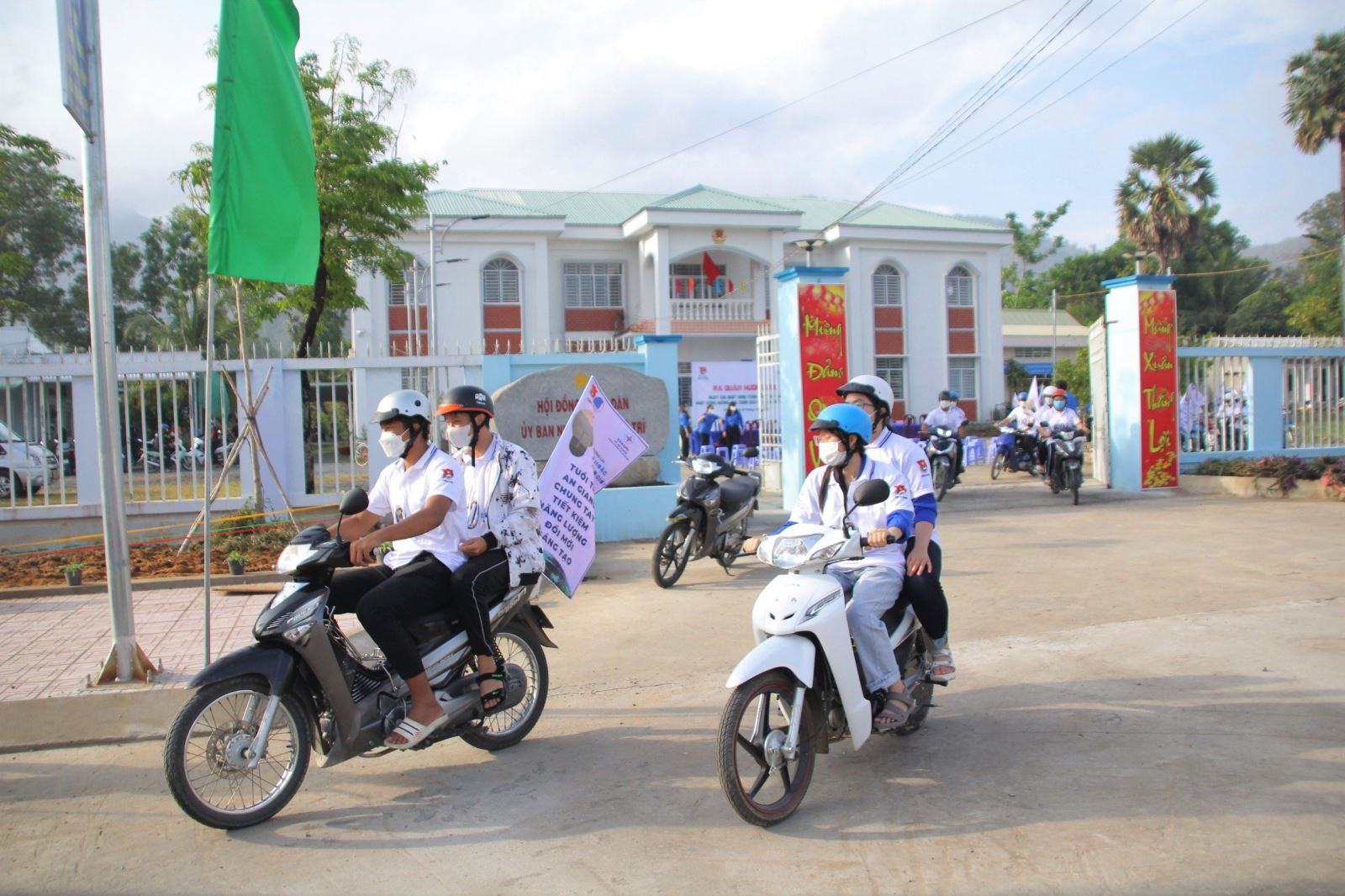 1.	Ra quân hưởng ứng Ngày Chủ Nhật Xanh toàn quốc lần thứ I và phát động hưởng ứng chiến dịch Giờ Trái đất năm 2022 tại huyện Tri Tôn, tỉnh An Giang