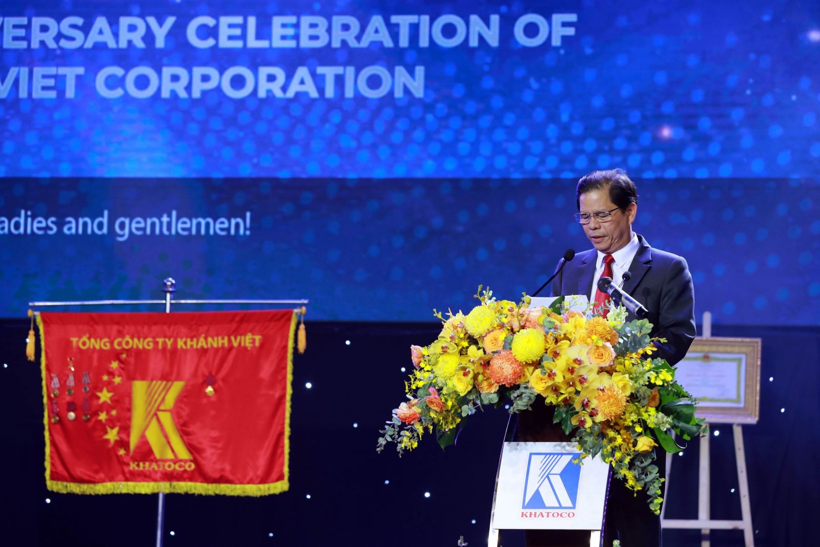 Ông Nguyễn Tấn Tuân - Phó Bí thư Tỉnh ủy, Chủ tịch UBND tỉnh Khánh Hòa phát biểu tại buổi lễ