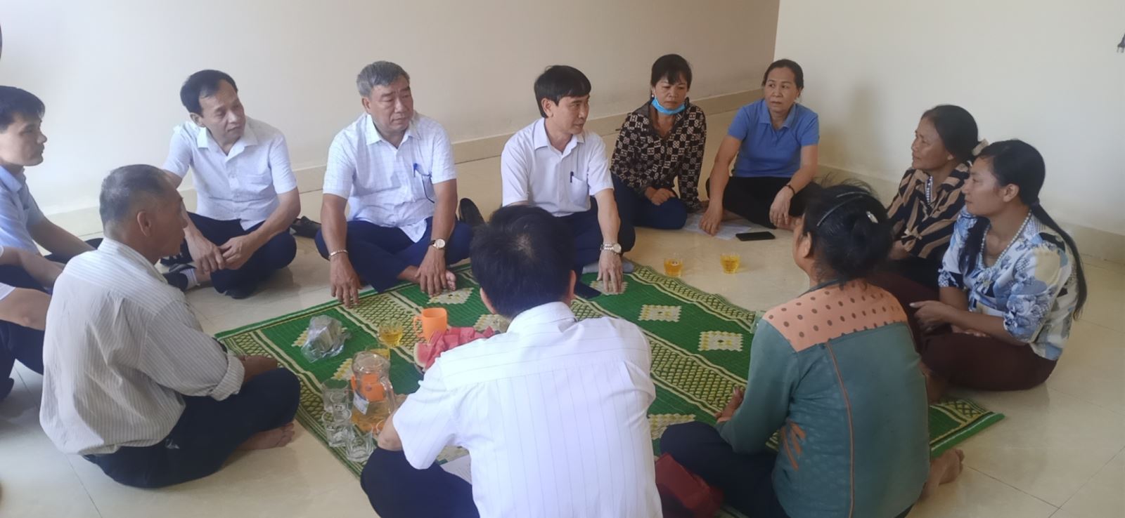 Người dân phấn khởi hoàn công về ở ngôi nhà mới, thoát cảnh lênh đênh trên sông, cuộc sống bấp bênh.