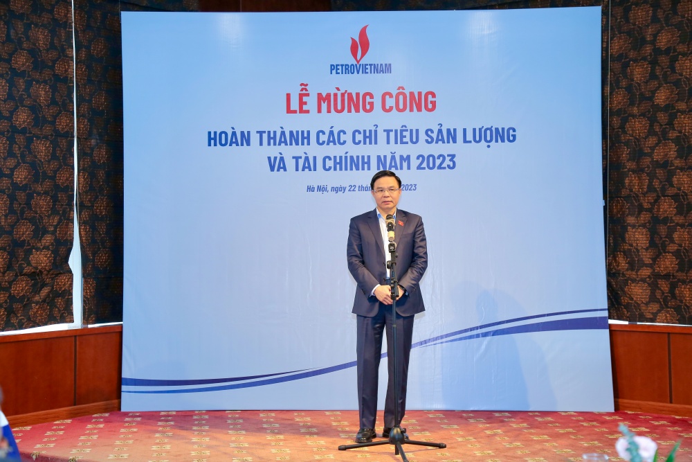 Tổng Giám đốc Petorvietnam Lê Mạnh Hùng phát biểu tại buổi lễ.