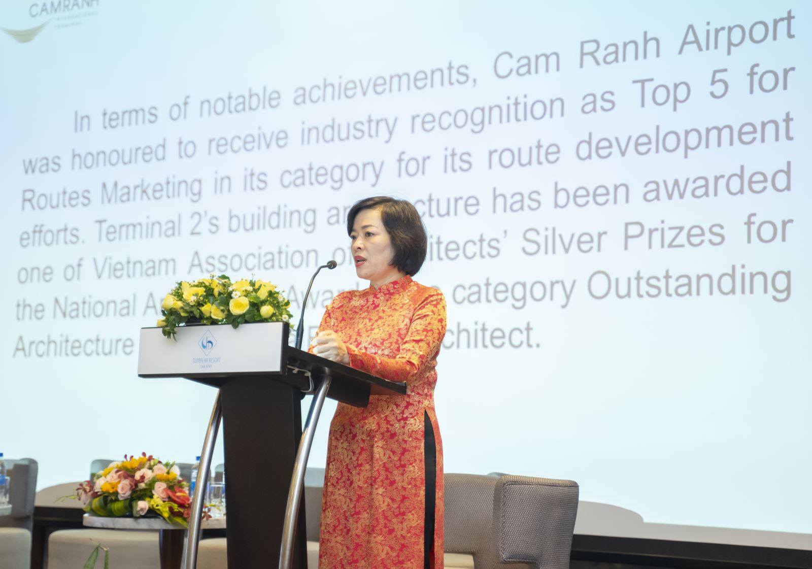 Hình ảnh tư liệu: Bà Lê Thị Hồng Minh - Tổng Giám đốc Công ty Cổ phần Nhà ga Quốc tế Cam Ranh tại buổi hội thảo “Chiến lược nâng cao chất lượng dịch vụ” tháng 6/2019