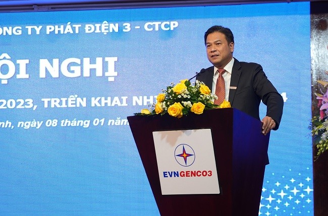 Phó Bí thư Đảng ủy, Thành viên HĐTV, Tổng giám đốc EVN Nguyễn Anh Tuấn phát biểu chỉ đạo tại hội nghị.