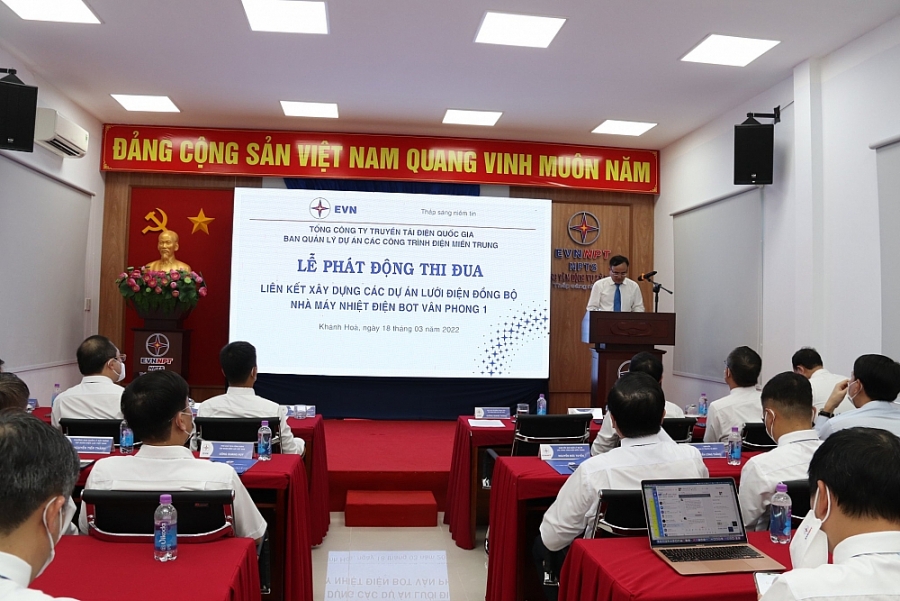 Chủ tịch HĐTV EVN Dương Quang Thành phát biểu tại Lễ phát động thi đua