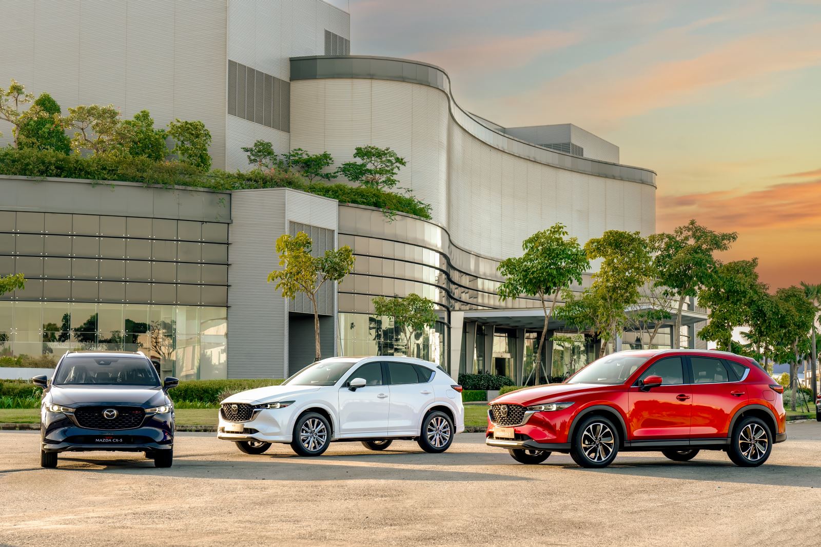 3 dòng Mazda CX-5 mới với những thay đổi về kiểu dáng, được tăng cường các tính năng thông minh.