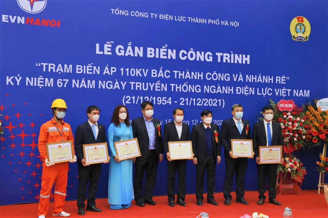 Ban chấp hành Công đoàn Điện lực Việt Nam đã có Quyết định khen thưởng thành tích xuất sắc trong quá trình thi công