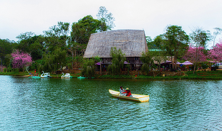 Hồ Đak Ke, huyện Kon Plong