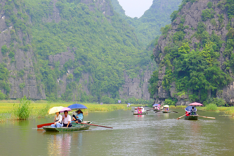 TCDL sẽ phối hợp với tỉnh Ninh Bình và các địa phương liên quan về công tác tổ chức Năm Du lịch Quốc gia 2021. Ảnh: Thành Công