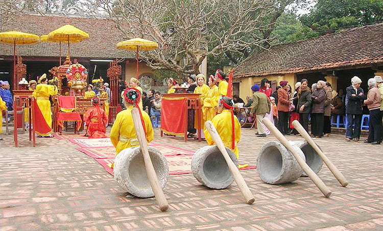 Lễ hội Kéo lửa thổi cơm thi tại đình Thị Cấm chính thức được công nhận là Di sản văn hoá phi vật thể Quốc gia vào tháng 3/2021.