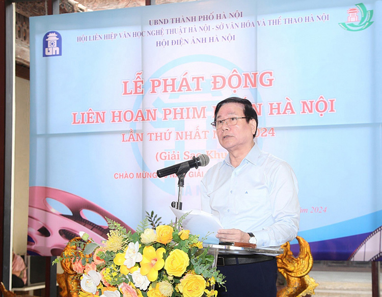 NSND Trần Quốc Chiêm - Bí thư Đảng đoàn, Chủ tịch Hội liên hiệp văn học nghệ thuật Hà Nội, Thành viên Ban chỉ đạo, Chủ tịch Liên hoan phim phát biểu khai mạc Lễ phát động LHP ngắn Hà Nội lần thứ nhất năm 2024.