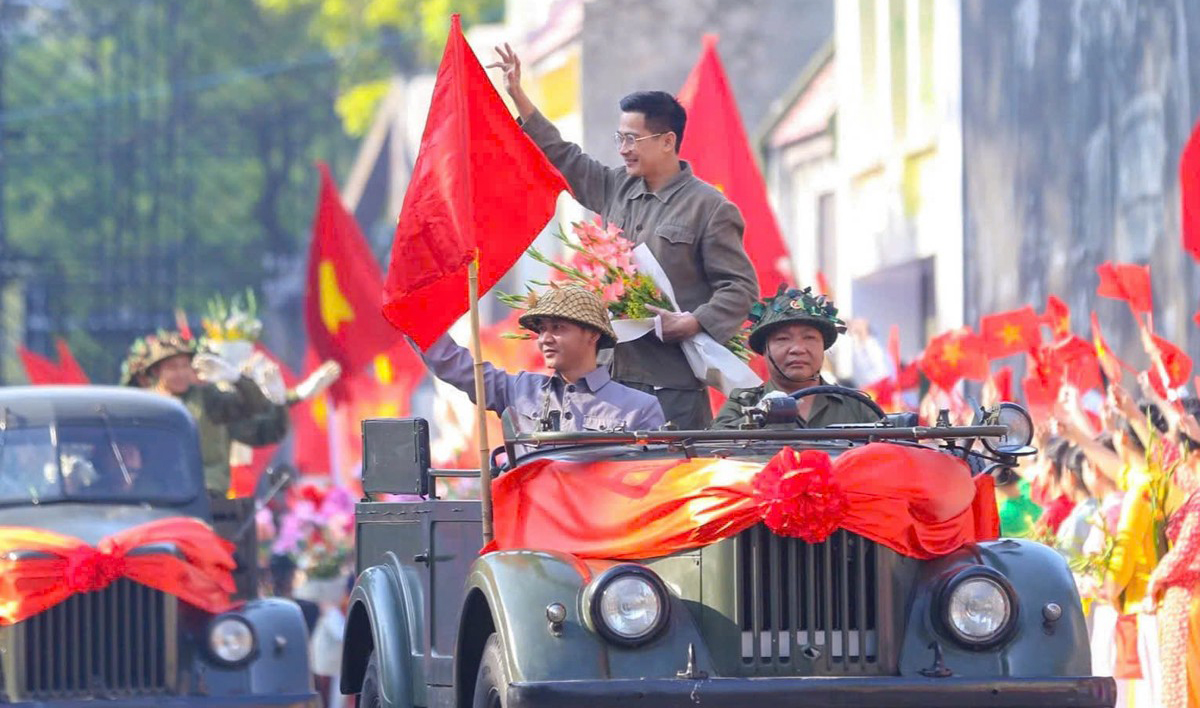 Màn thực cảnh tái hiện lịch sử “Ngày về chiến thắng” nhân kỷ niệm 70 năm Ngày Giải phóng Thủ đô.