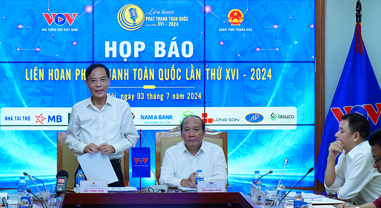 Ông Đầu Thanh Tùng, Phó Chủ tịch UBND tỉnh Thanh Hóa phát biểu tại buổi họp báo