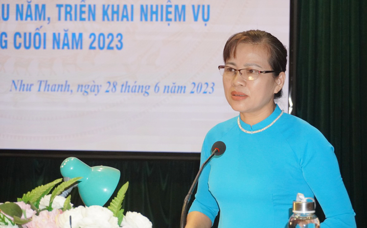 Bà Lê Ngọc Hoa, Phó Chủ tịch  UBND huyện, Trưởng BCĐ thực hiện Chương trình giảm nghèo nhanh và bền vững huyện Như Thanh 