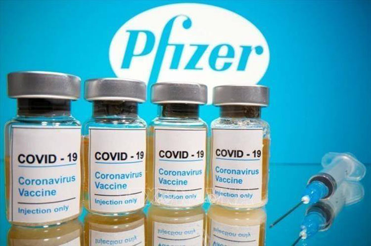 Vaccine ngừa COVID-19 do hãng Pfizer (Mỹ) phát triển. Ảnh: Reuter/TTXVN