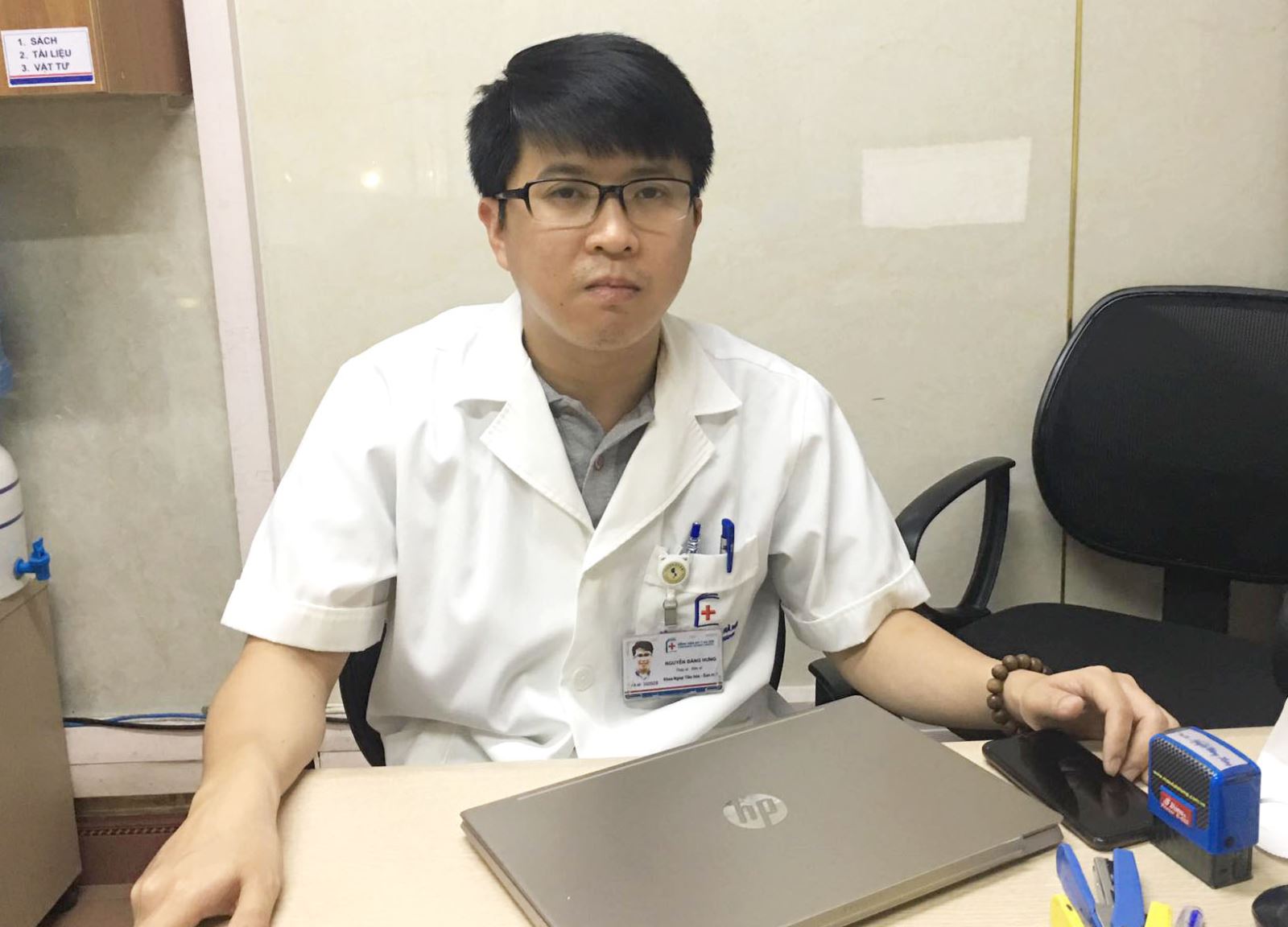 Bác sĩ Nguyễn Đăng Hưng, Khoa ngoại tiêu hóa gan mật, Bệnh viện Đại học Y Hà Nội.
