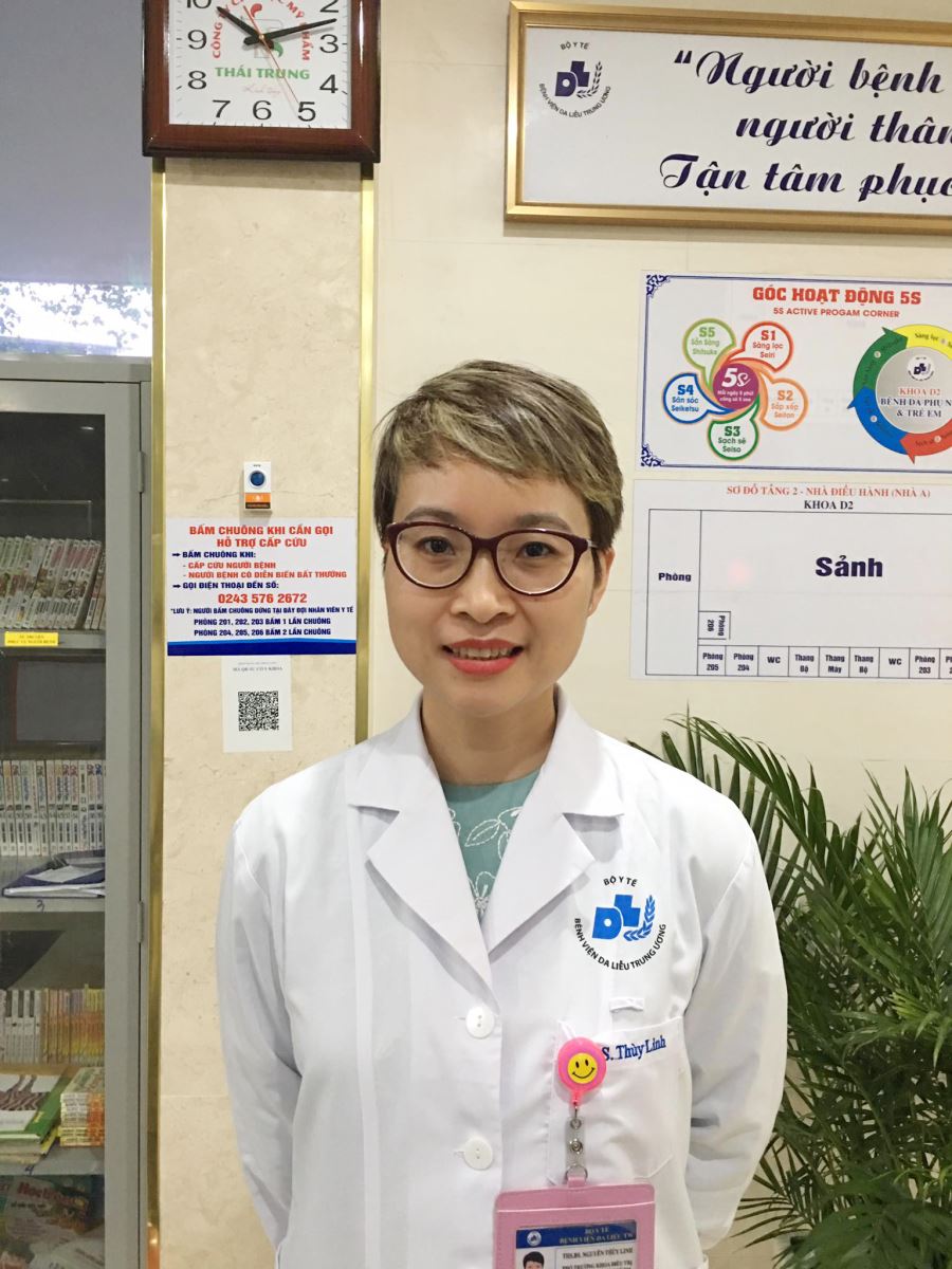 Bác sĩ Nguyễn Thùy Linh, Phó Trưởng khoa Điều trị bệnh da phụ nữ và trẻ em, Bệnh viện Da liễu Trung ương.