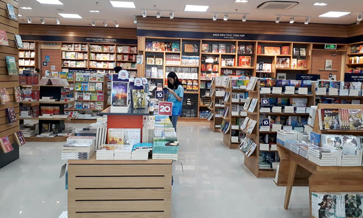 Nhà sách Fahasa Đà Nẵng giảm giá từ 10 - 30% các loại sách. 