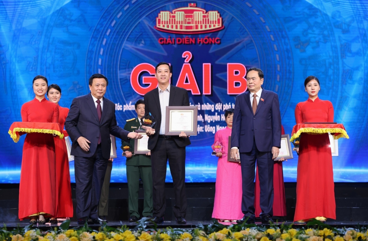 Nhóm tác giả Báo Điện tử VOV đoạt giải B, Giải báo chí Diên Hồng lần thứ hai.