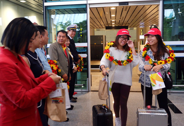 Các hành khách từ sân bay trung tâm Haneda của Tokyo tới Đà Nẵng. 