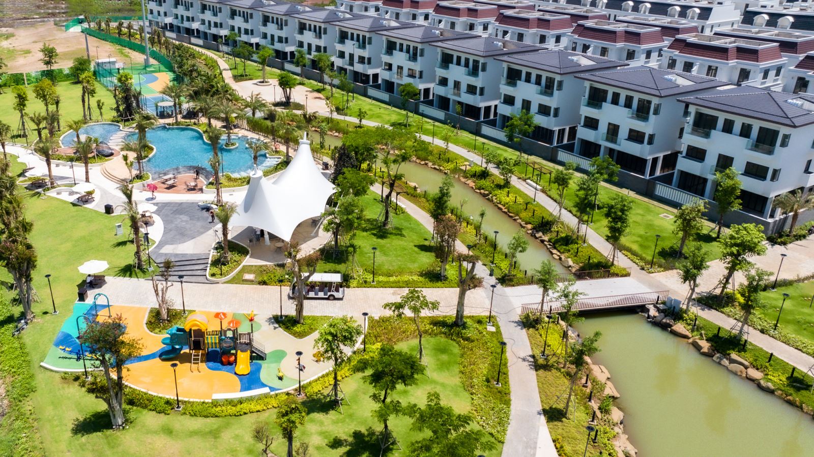 Khu đô thị La Vida Residences được hoàn thiện đúng cam kết, với hệ thống tiện ích hiện đại, được quản lý vận hành chuyên nghiệp, tận tâm bởi CBRE. (Ảnh: Khánh Minh)